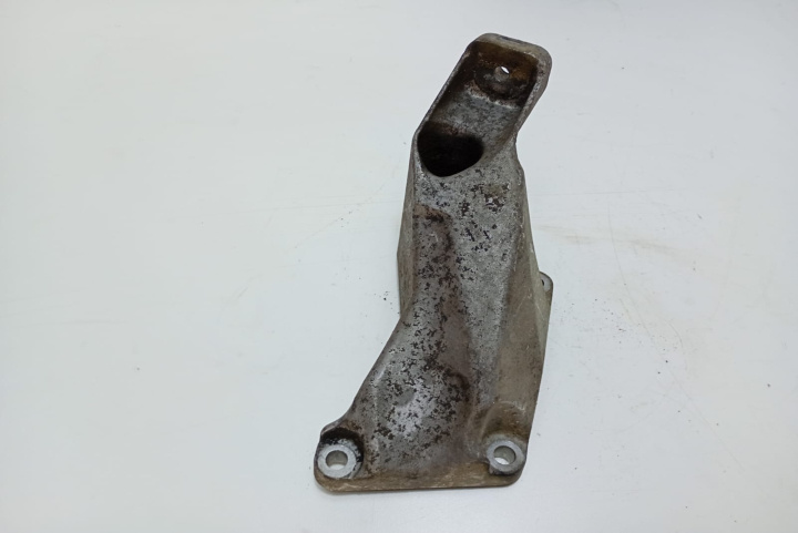 Suport motor 8D0199307P Volkswagen VW Passat B5.5 [facelift] [2000 - 2005]