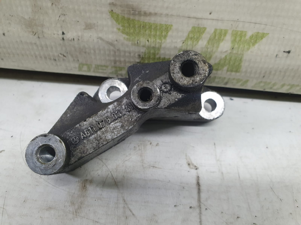 Suport motor a6110780341 2.2 cdi 611.980 Mercedes-Benz Vito W638 [1996 - 2003] 2.2 cdi 611.980