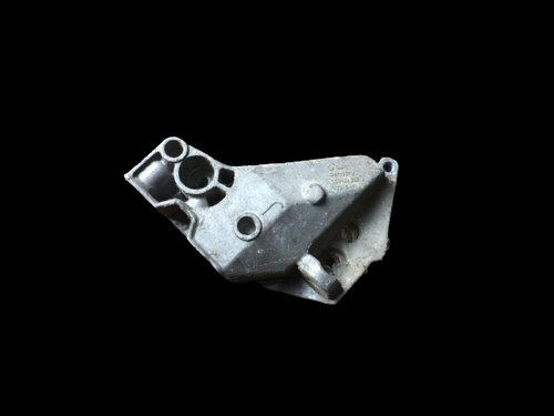 Suport motor Audi A3 8L [facelift] [2000 - 2003] Hatchback 3-usi 1.6 MT (102 hp) SE 1.6 AVU