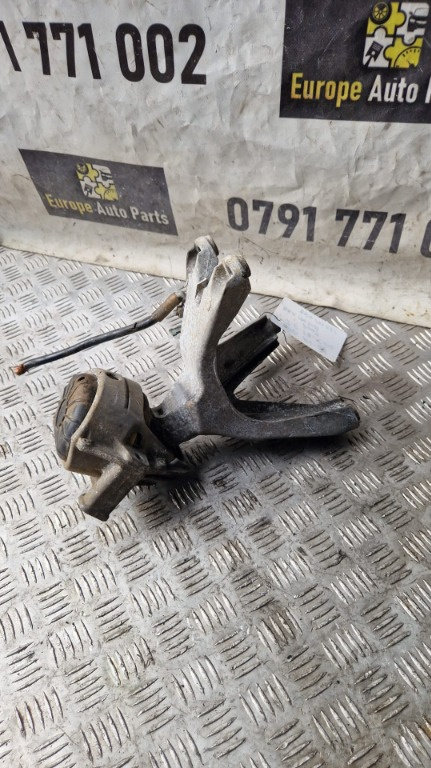 Suport motor Audi A4 B8 2.0 TDI 143 Cp/105 Kw cod motor CAG cod 8K0199381
