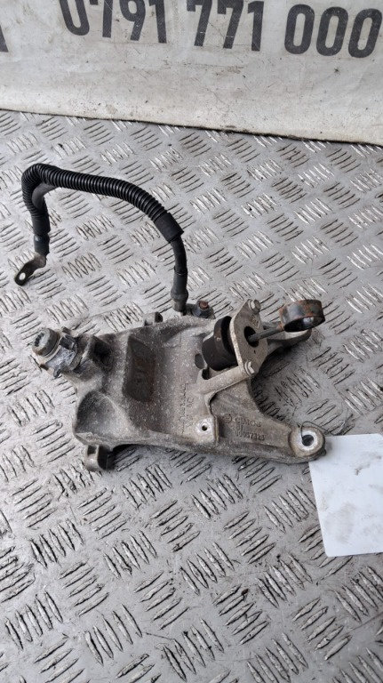 Suport motor AUDI A4 B9 2.0 TDI DETA an 2017 cod 4M0199308AD