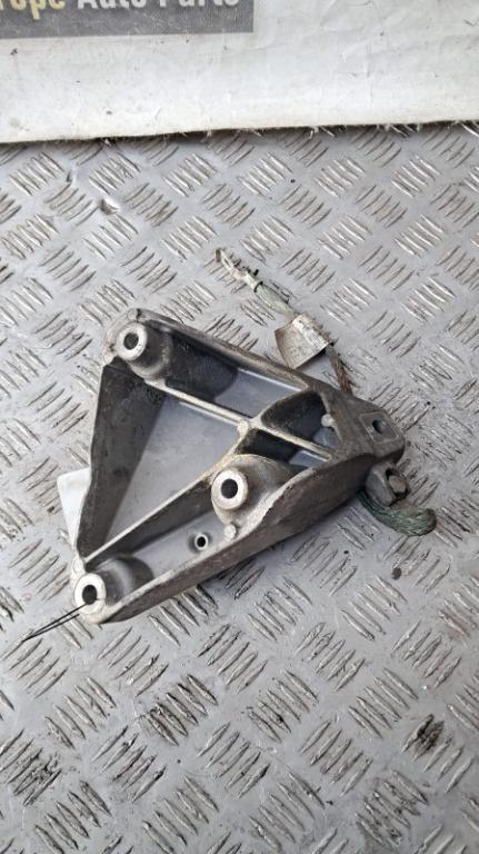 Suport motor BMW seria 3 E92 3.0 D cod motor N57D30A an 2012 cod 6786693-01