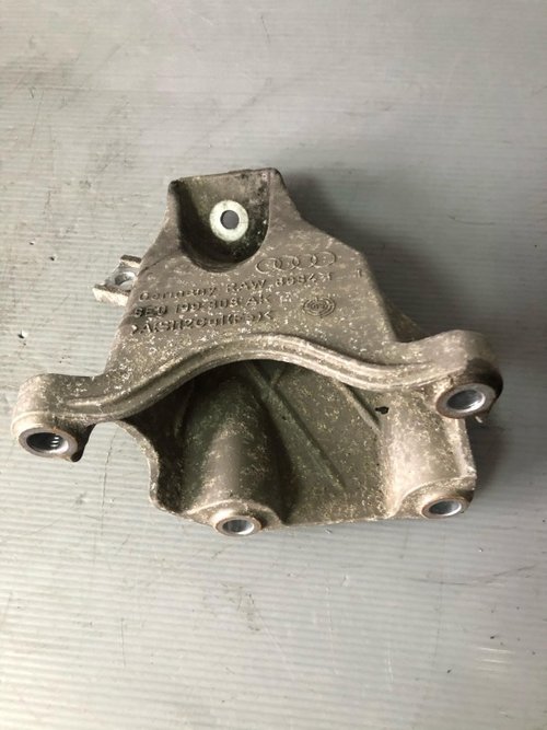 Suport motor dreapta 3.0 tdi audi a4 b7 8e0199308ak 8e0199308 ⭐⭐⭐⭐⭐