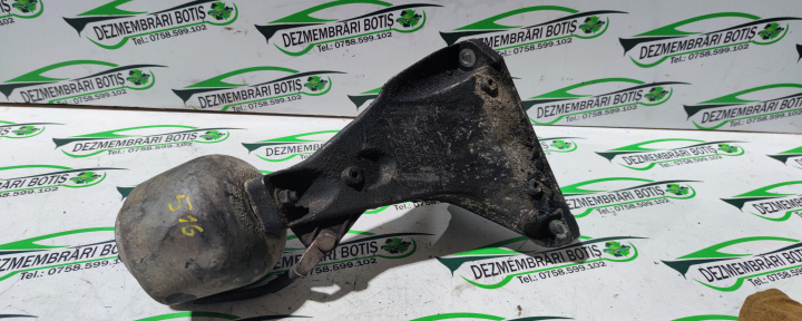 Suport motor dreapta /516 8d9 199 308 a Volkswagen VW Passat B5.5 [facelift] [2000 - 2005] Sedan 1.9 TDI MT (101 hp)