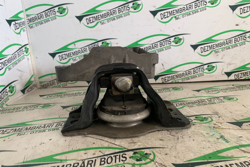 Suport motor dreapta 8200 592 642 Dacia Logan [2004 - 2008] Sedan 1.5 dci MT (65hp)