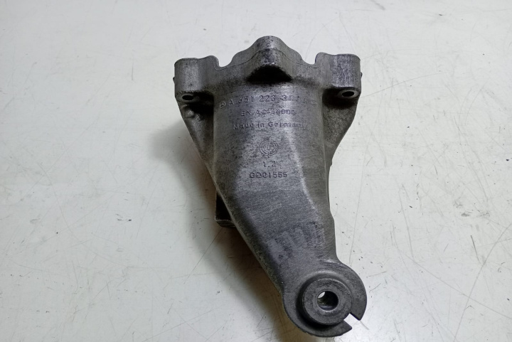 Suport motor dreapta A6512233404 Mercedes-Benz C-Class W204/S204 [2007 - 2012]