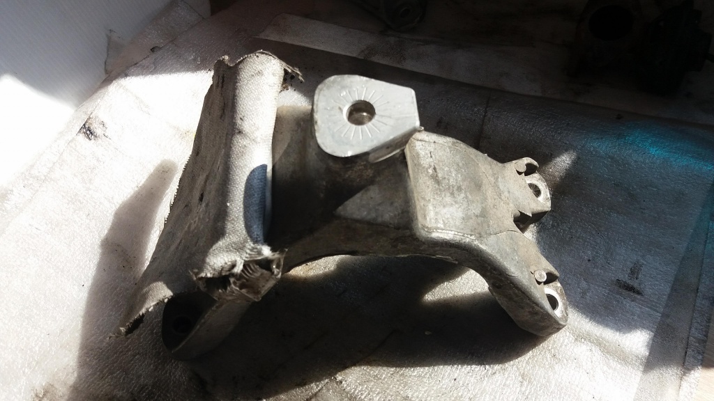 Suport motor dreapta audi a4 8k b8 2012 2.0 tdi 8k0199308be