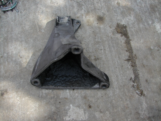 Suport motor dreapta Audi A4 B6 [2000 - 2005] Sedan 1.9 TDI 5MT (130 hp) 1.9 TDI AWX