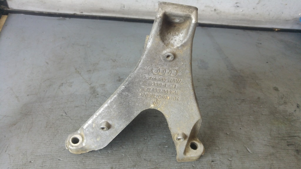 Suport motor dreapta audi a4 b7 2.0tdi bre 8e0199308af