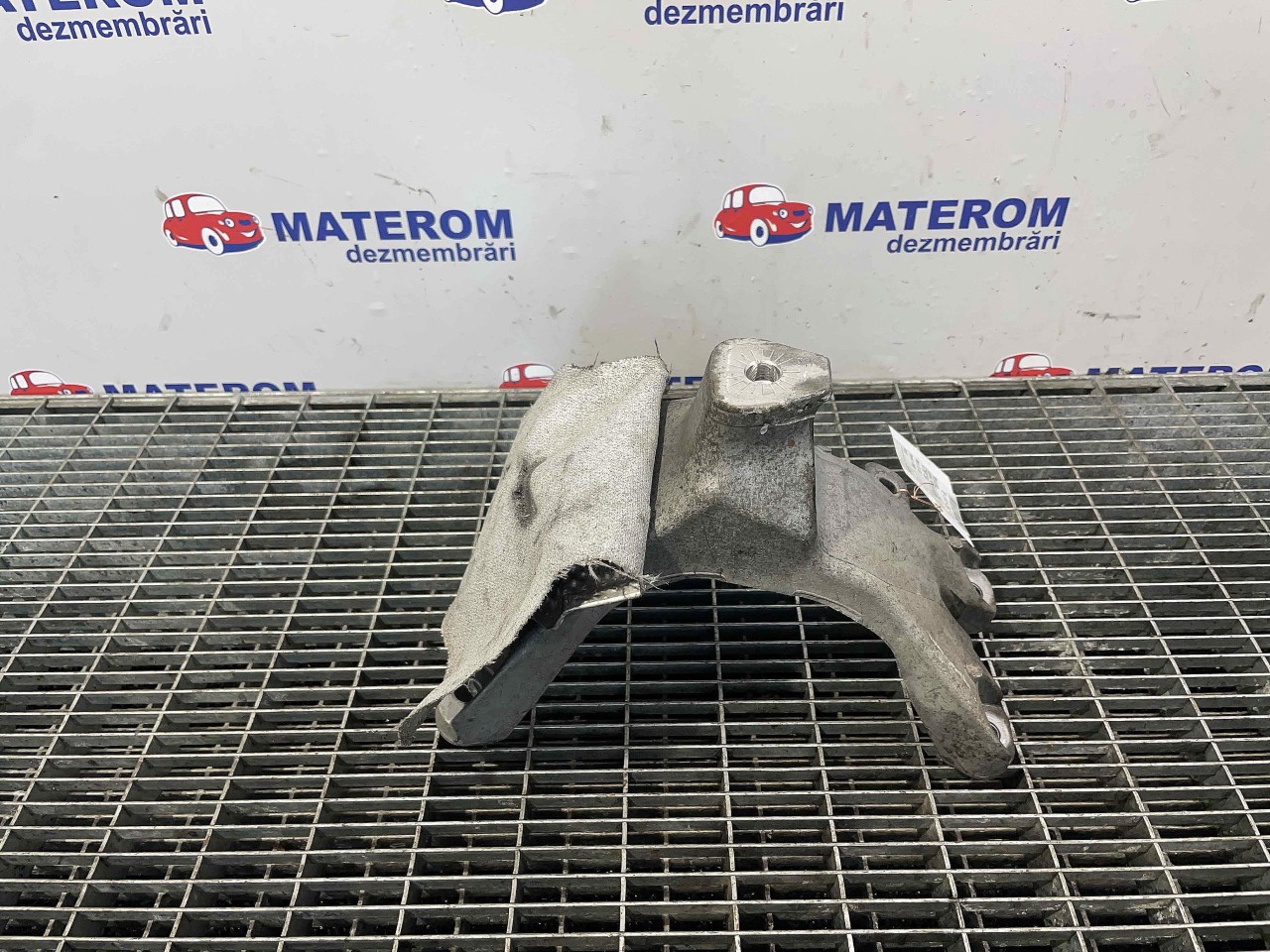 SUPORT MOTOR DREAPTA AUDI A5 2.0 TDI - (2007 2011)