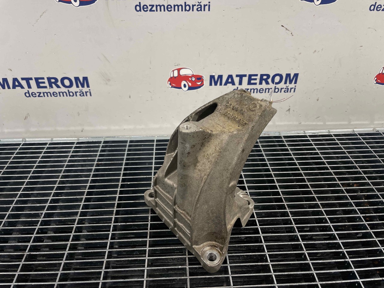 SUPORT MOTOR DREAPTA AUDI A8 A8 3.0 INJ V6 - (2002 2005)
