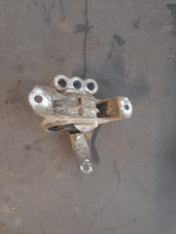 Suport motor dreapta Opel Astra H sedan, 1.7 CDTI - COD 90538547