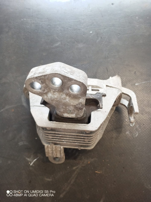 Suport motor dreapta , Opel Astra J 1.7 , 2012 , COD - 2107731 / 2108331 / V00560AC1