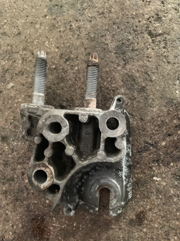 Suport motor la distributie Ford Mondeo MK4 [2007 - 2010] Liftback 2.0 TDCi DPF AT (140 hp) MK4 (BA7) TITANIUM