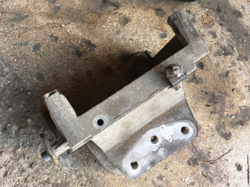 Suport motor la distributie Opel Corsa D [2006 - 2011] Hatchback 3-usi 1.3 CDTi MT (90 hp)
