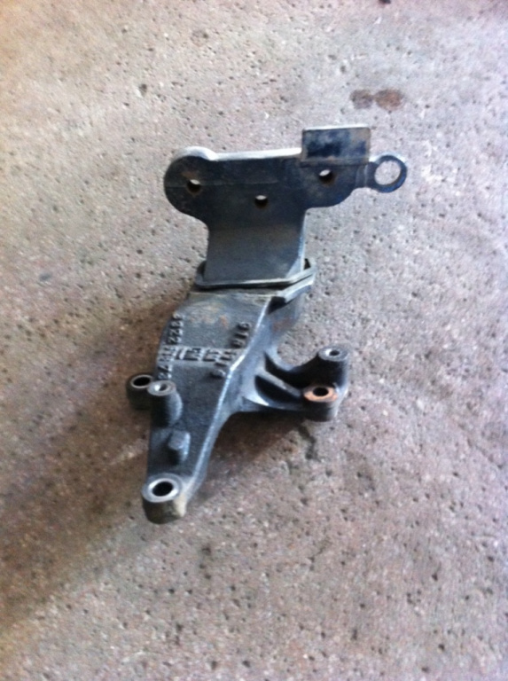 Suport motor la distributie Opel Vectra C [2002 - 2005] Sedan 4-usi 1.6 MT (105 hp) 1.6 16v