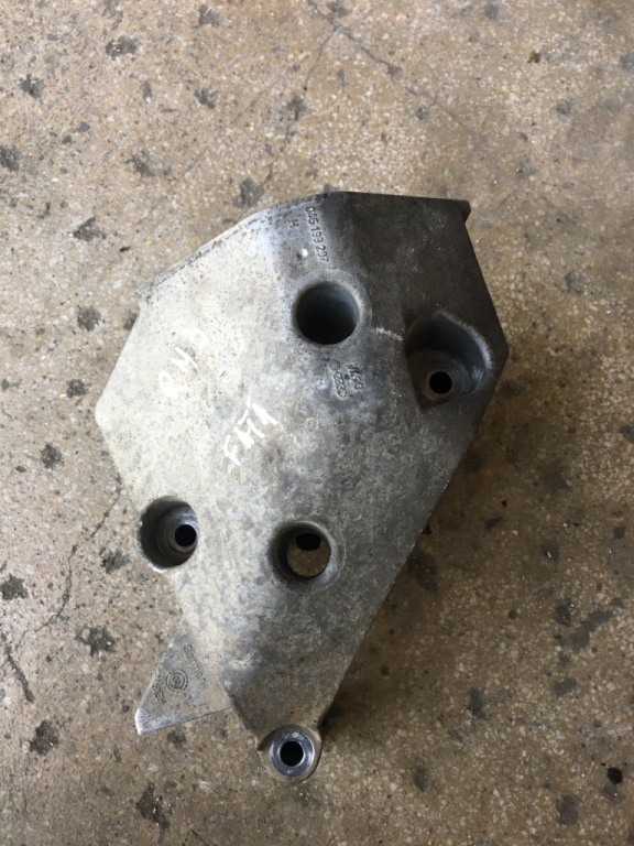 Suport motor la distributie Seat Ibiza 3 [2002 - 2006] Hatchback 3-usi 1.4 TDI MT (75 hp) IV (6L1)