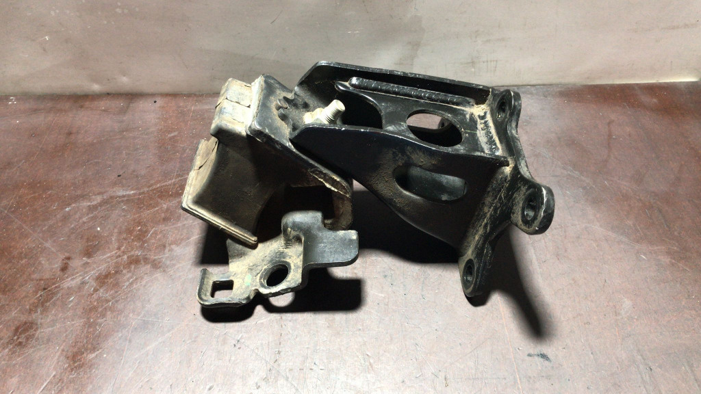 Suport motor Nissan Navara 2.3DCI YS23DDTT 190CP euro 6 an 2020