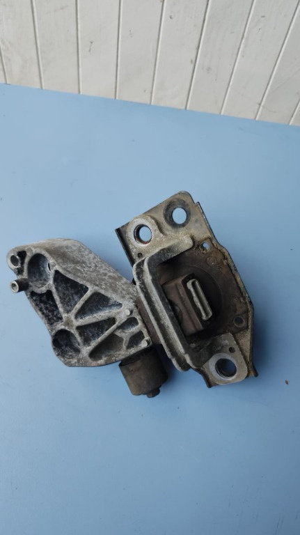 Suport motor Nissan Qashqai +2 1.6 dCi R9M 2012