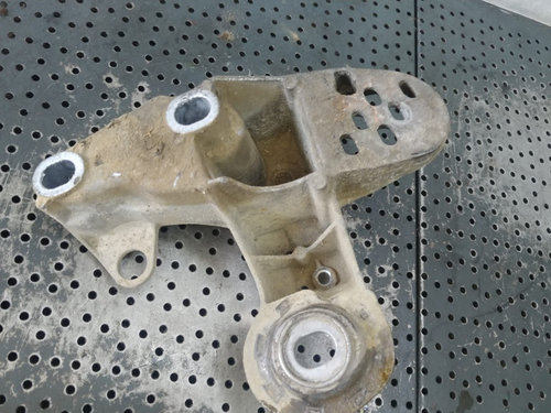 Suport motor stanga 1.9 tdi ajm vw passat b5 4b0199351b