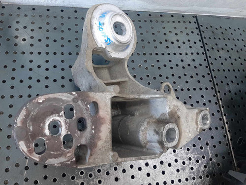 Suport motor stanga 2.0 b audi a4 b7 2004 2005 2006 2007 2008 8e0199351