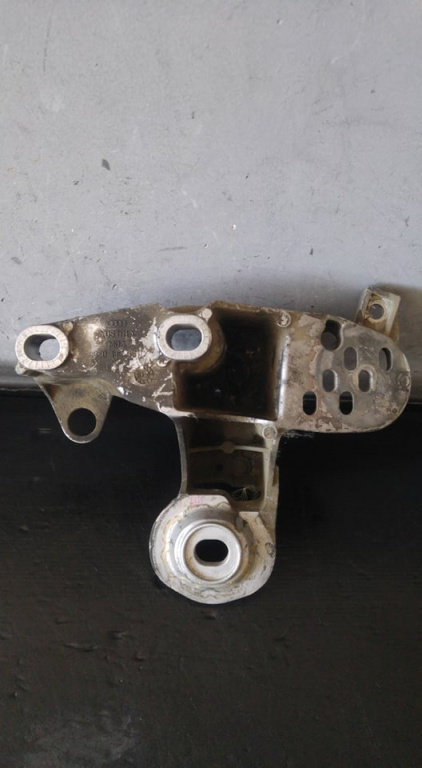 Suport motor stanga 2.0 tdi audi a4 b7 8e0199351c