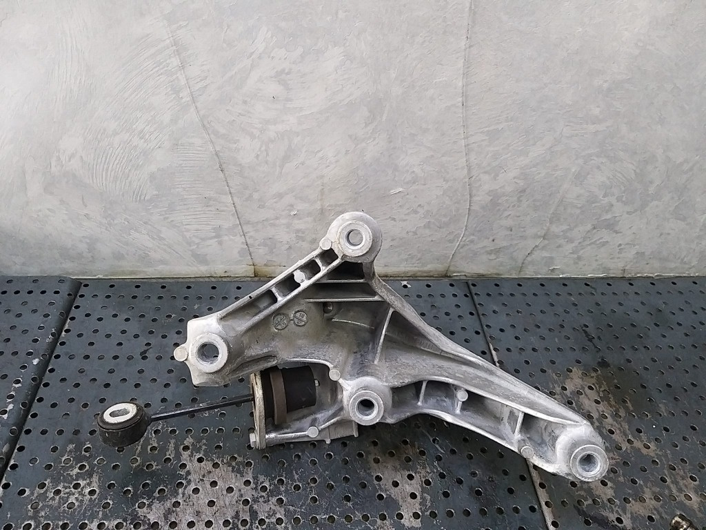 Suport motor stanga 2.0 tdi audi a4 b9 8w 4m0199307ad