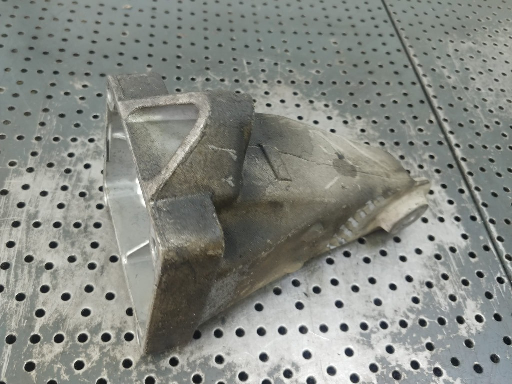Suport motor stanga 271952 1.8b mercedes c-class w204 a2712231904