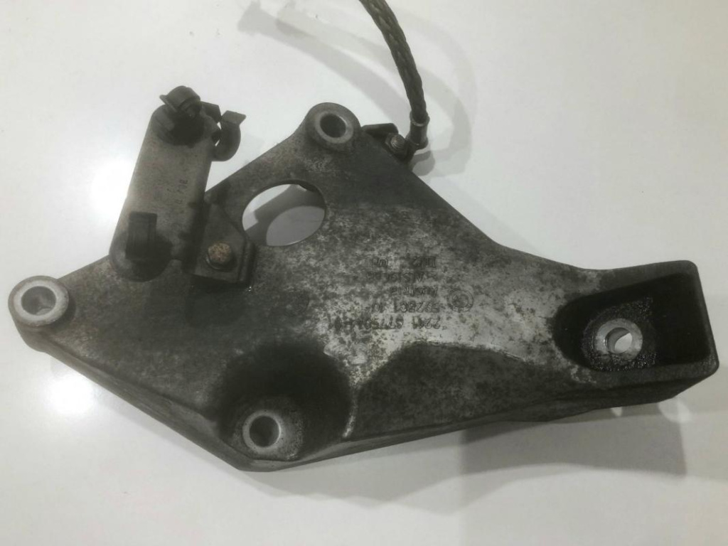 Suport motor stanga 6775041 BMW Seria 3 E90 [2004 - 2010]