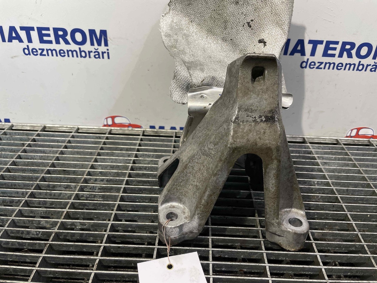SUPORT MOTOR STANGA AUDI A4 3.0 TDI - (2012 2015)