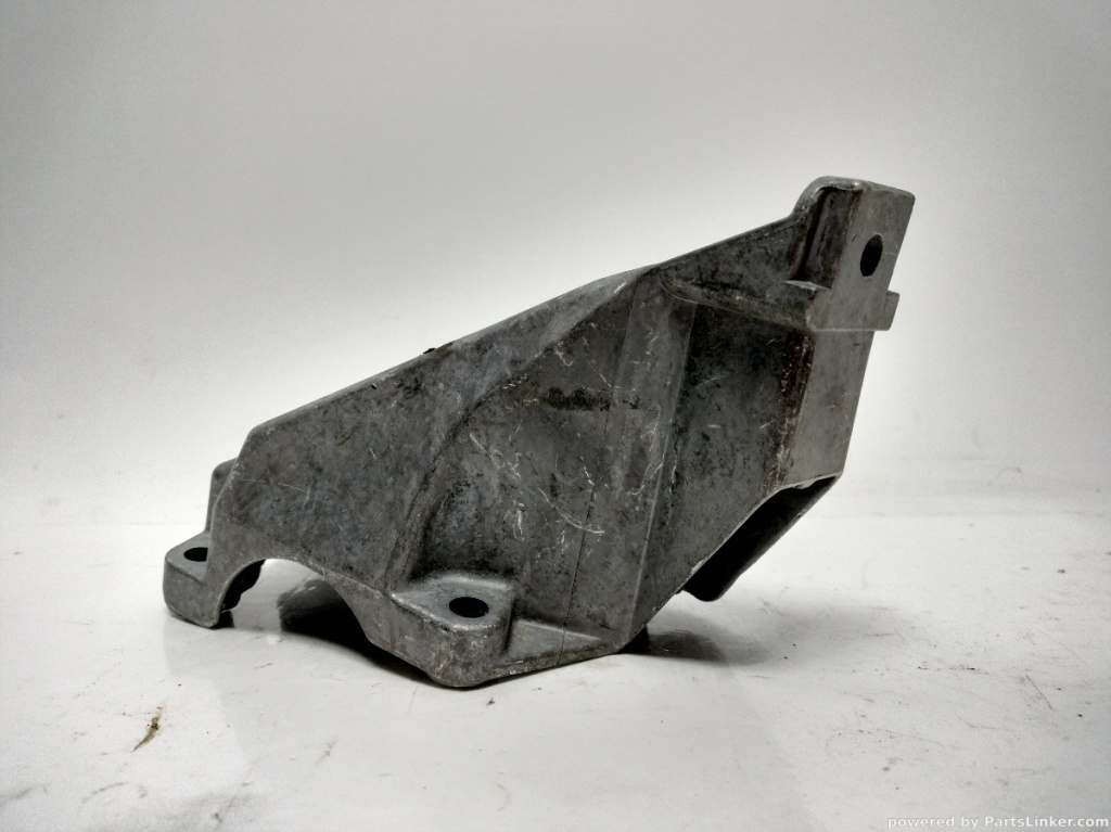 Suport motor stanga Audi A4 B6 (8E2) Sedan 2003 1.9 TDI OEM 8E0199307A