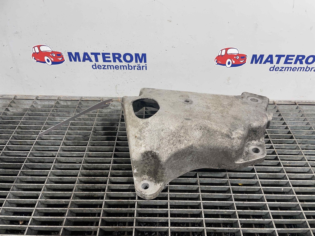 SUPORT MOTOR STANGA BMW SERIA 5 F 10 SERIA 5 F 10 2.0 D - (2014 2017)