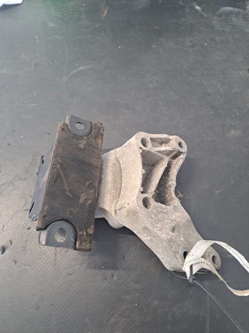 Suport motor stanga , Opel Adam, Corsa D/E 1.2-1.4 benzina COD -13130745