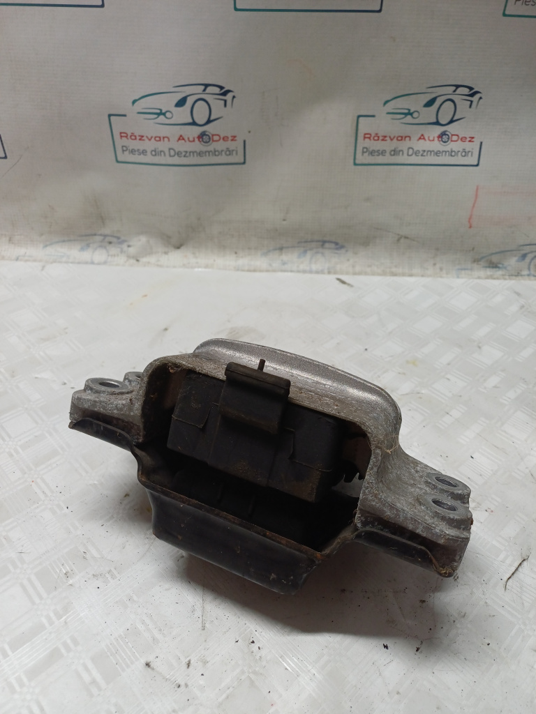 Suport motor stanga Volkswagen Jetta 1.6 Motorina 2012, 1K0199555CD