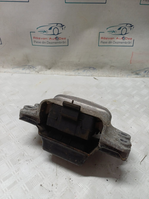 Suport motor stanga Volkswagen Jetta 1.6 Motorina 2012, 1K0199555CD