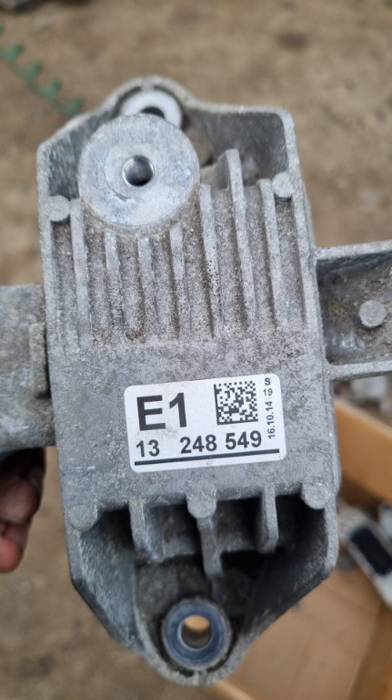 Suport motor ulei Astra J din 2010/2020 motor 1.4 benzina cu turbo cod piesa: 13248549