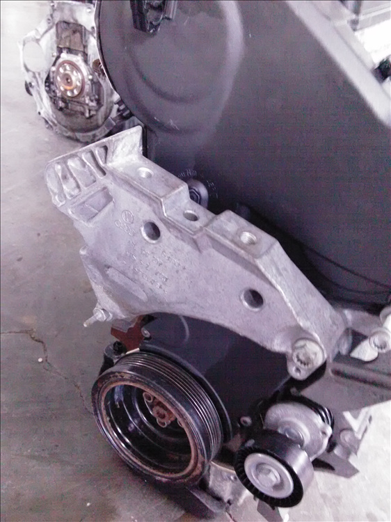 Suport motor VOLKSWAGEN PASSAT B6 1.6 TDI an fabr. 2010