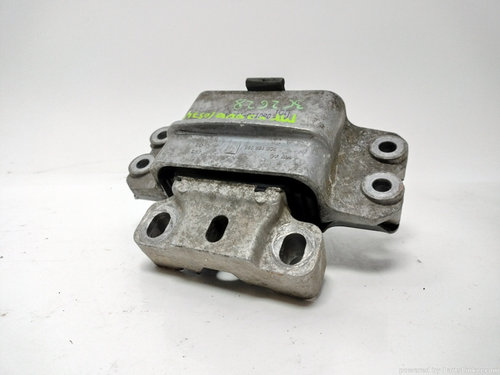 Suport motor Volkswagen Passat B6 (3C2) Berlina 2008 2.0 TDI OEM 3C0199555P