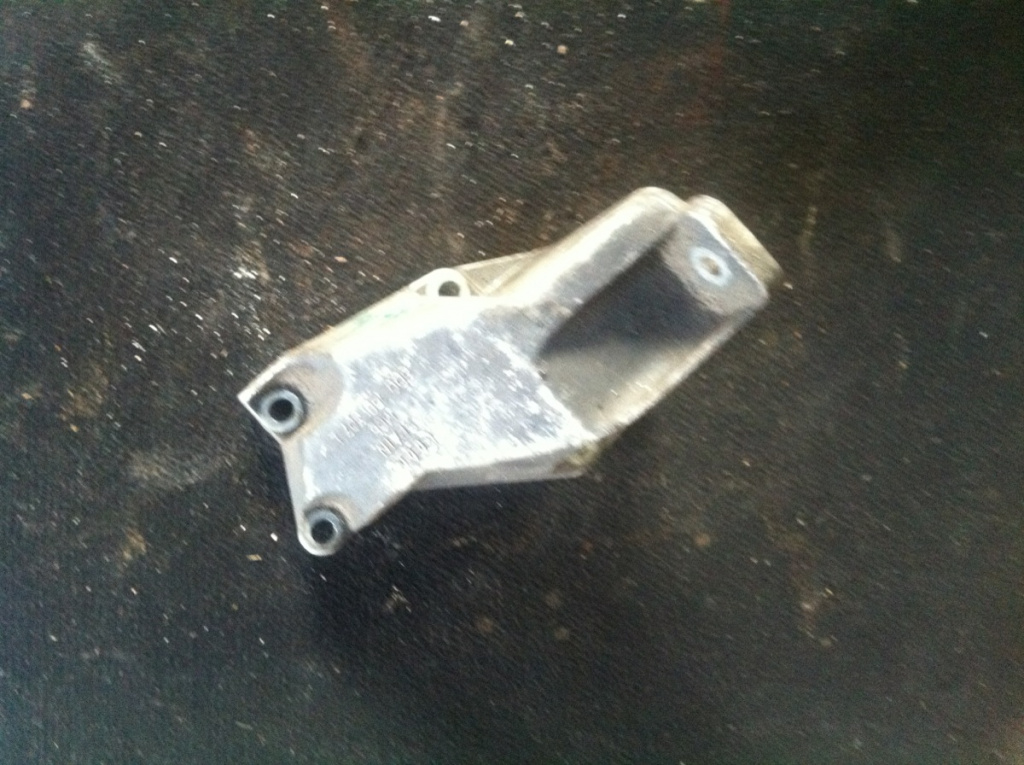 Suport motor Volkswagen VW Passat B5 [1996 - 2000] wagon 1.8 MT (125 hp) (3B5)