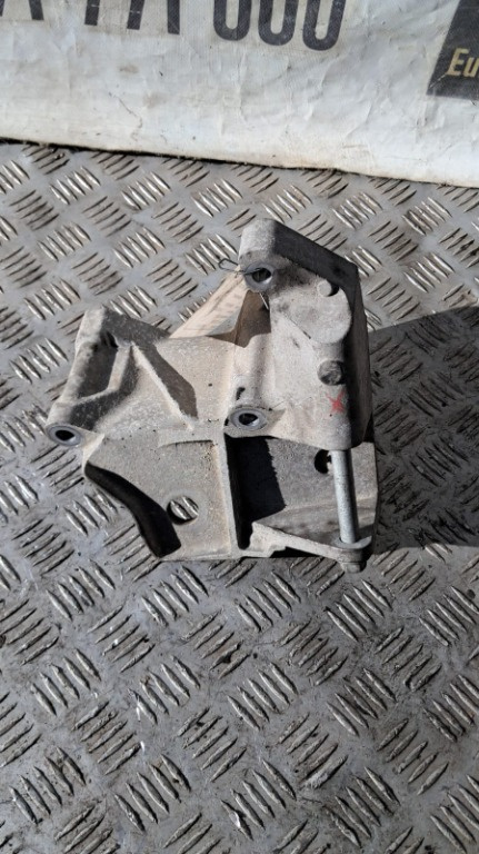 Suport motor Volvo XC70 an fab. 2012 motor 2.4 D5244T17 cod 6G92-6P096-PC