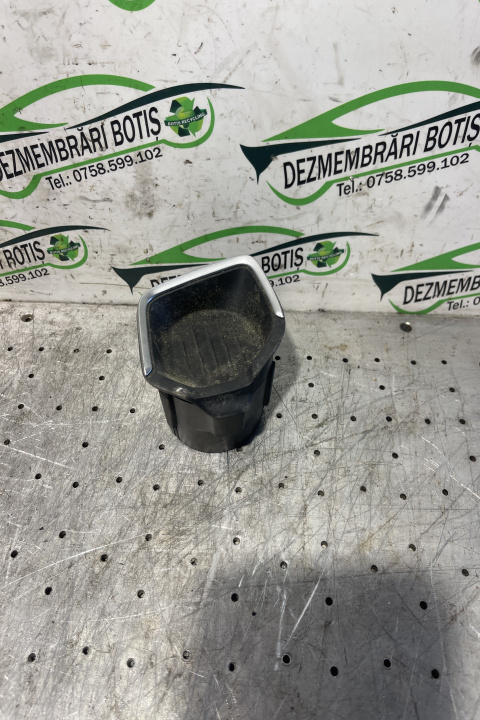 Suport pahare fata 9257207 BMW Seria 1 F20/F21 [2011 - 2015] Hatchback 3-usi 120d MT (184 hp)