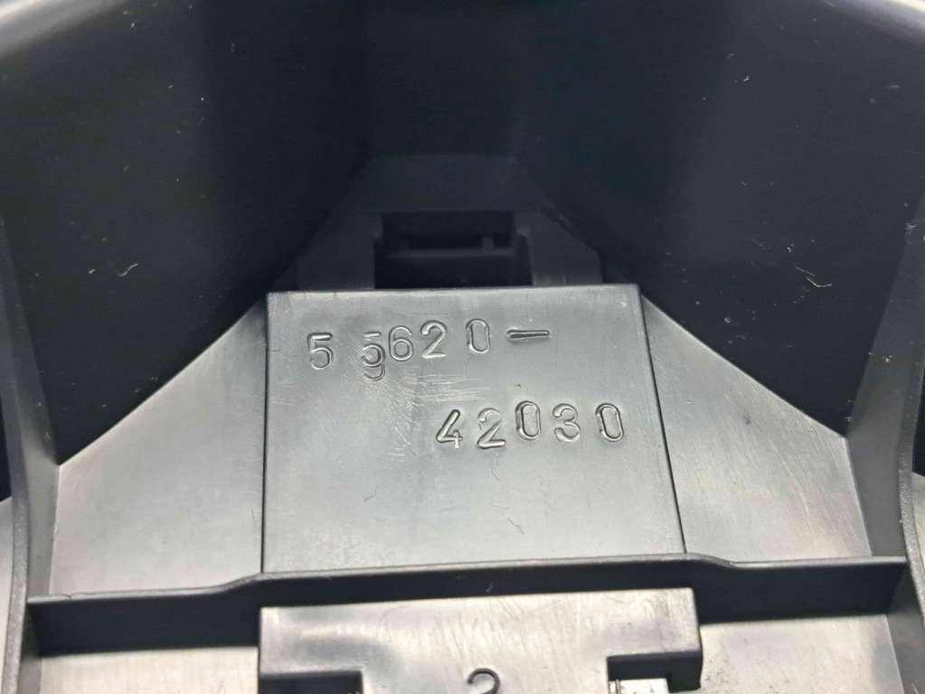 Suport pahare Toyota Rav 4 II (CLA2, XA2, ZCA2, ACA2) [Fabr 2000-2006] 55620-42030