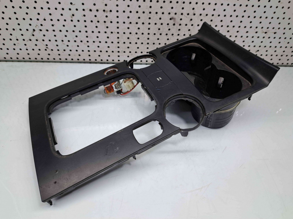 Suport pahare Volkswagen Touareg (7LA, 7L6) [Fabr 2003-2010] 7L6858602C