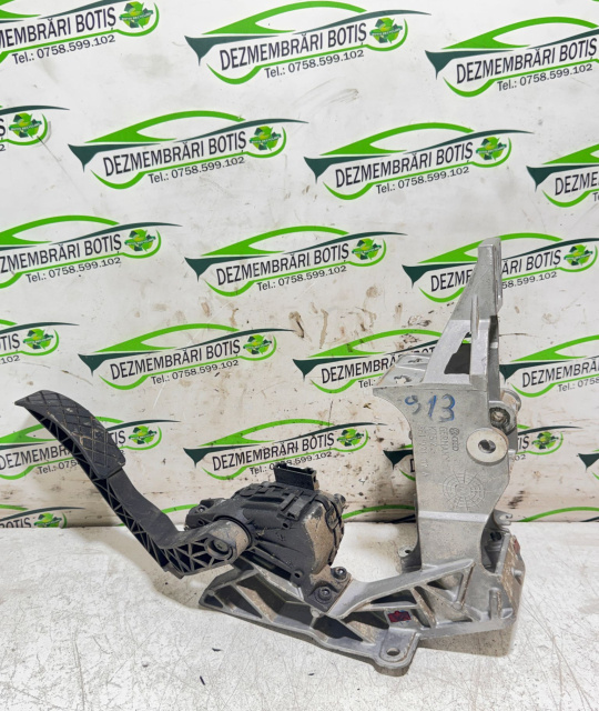 Suport Pedalier 8E1 721 117 A 8E1 721 117 A 8E1 721 117 A Audi A4 B6 [2000 - 2005] Sedan 1.8 T MT (150 hp)