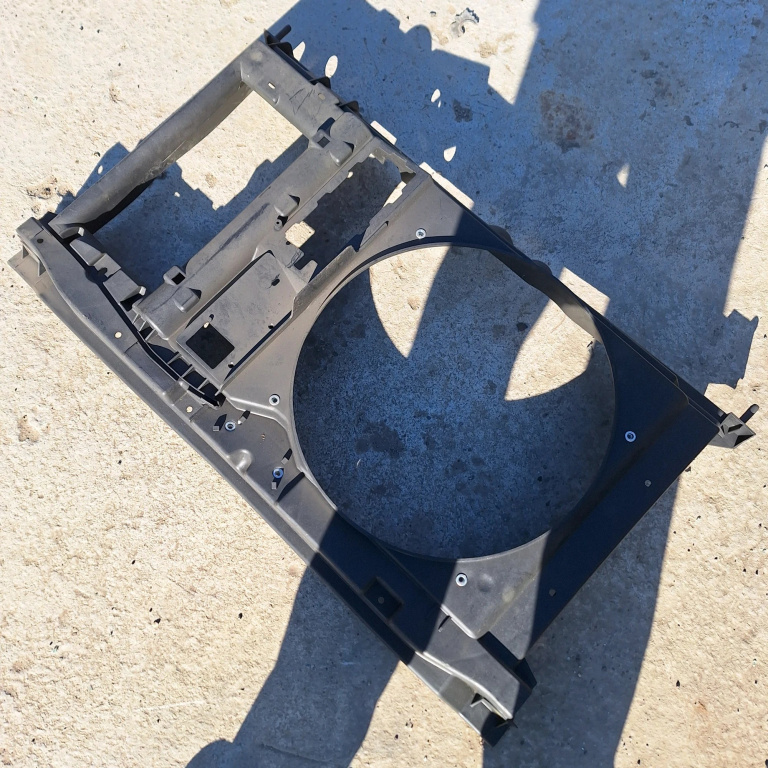 Suport Peugeot 307 2001-2008 Electroventilator Radiator 1503472, 31000127, 0031000127, 066000335, 31000128, 31000129, 8031006016223 Sc Logan Srl