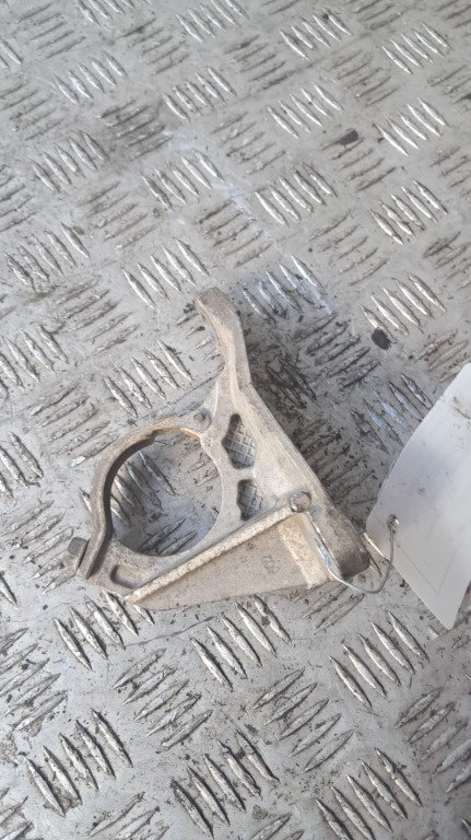 Suport planetara Renault Scenic 3 1.5 DCI cod motor K9K832 an 2010 cod 8200371715