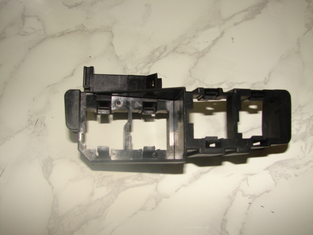 Suport plastic relee calculator motor Audi A4 B6 [2000 - 2005] Sedan 1.9 TDI 5MT (130 hp) 1.9 TDI AWX