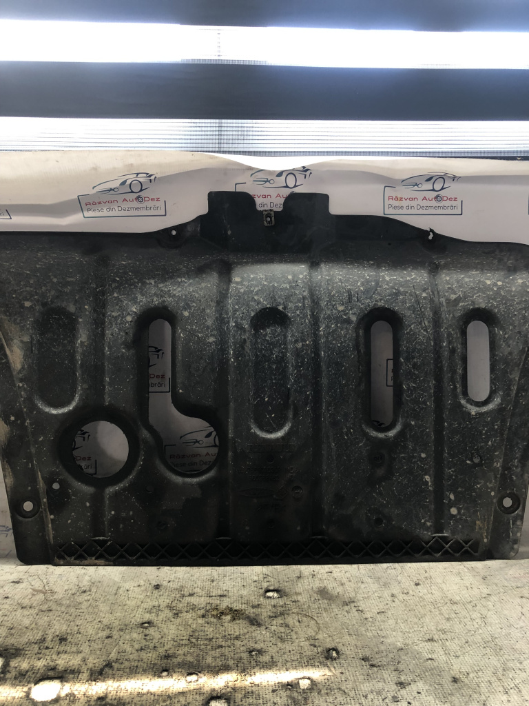 Suport plastic scut motor Dacia Duster 2013, 758902039R