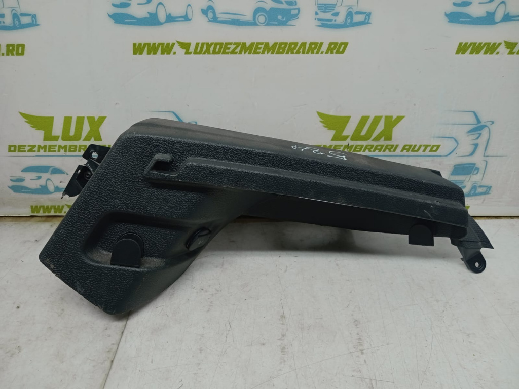 Suport polita portbagaj dreapta 1k6867762ac Volkswagen VW Golf 6 [2008 - 2015] 1.4 tsi CAXA