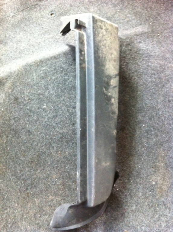 Suport polita portbagaj dreapta Volkswagen VW Golf 4 [1997 - 2006] Hatchback 5-usi 1.9 TDI MT (116 hp) (1J1)